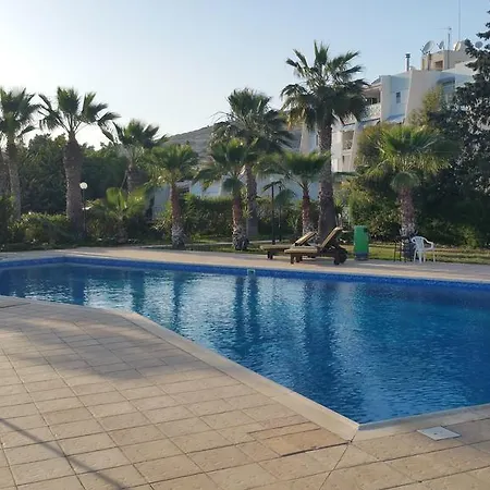 Marina Beach Apts Апартаменты
